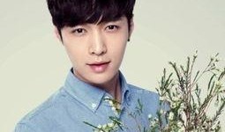 张艺兴家世爆料视频播放,豪门背景曝光，背后的故事令人震惊