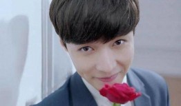 张艺兴家世爆料视频播放,豪门背景曝光，背后的故事令人震惊